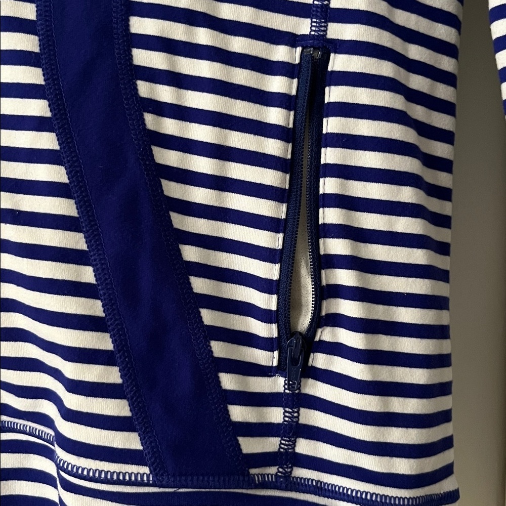 Lululemon Athletica Blue Striped Jacket - Picture 4 of 10